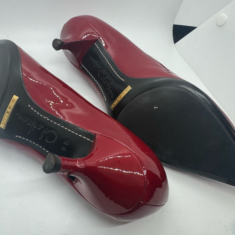 Red pumps - Picture 2 of 5